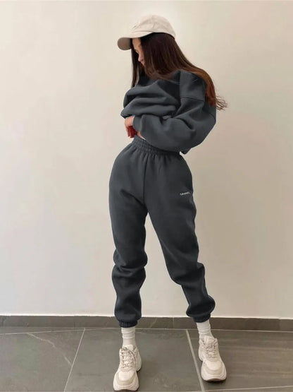 Fall Outfits & Winter Casual Sports Women's Suit: Warm Hoodie & Pants 2-Piece Set 2024 https://sammyskfootball.com